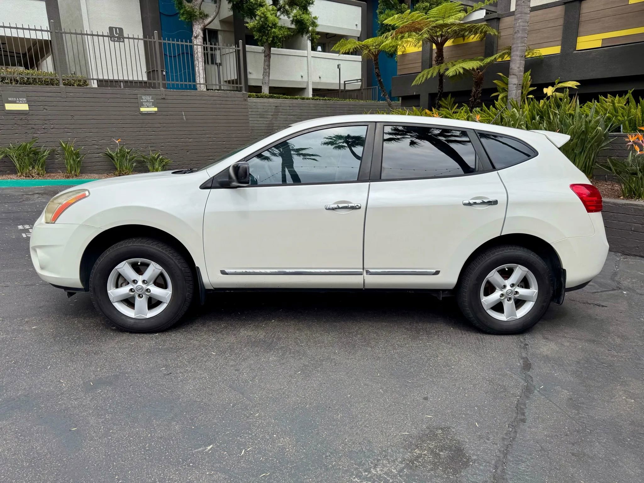 Used 2012 Nissan Rogue S w/ Special Edition Pkg FWD image 3