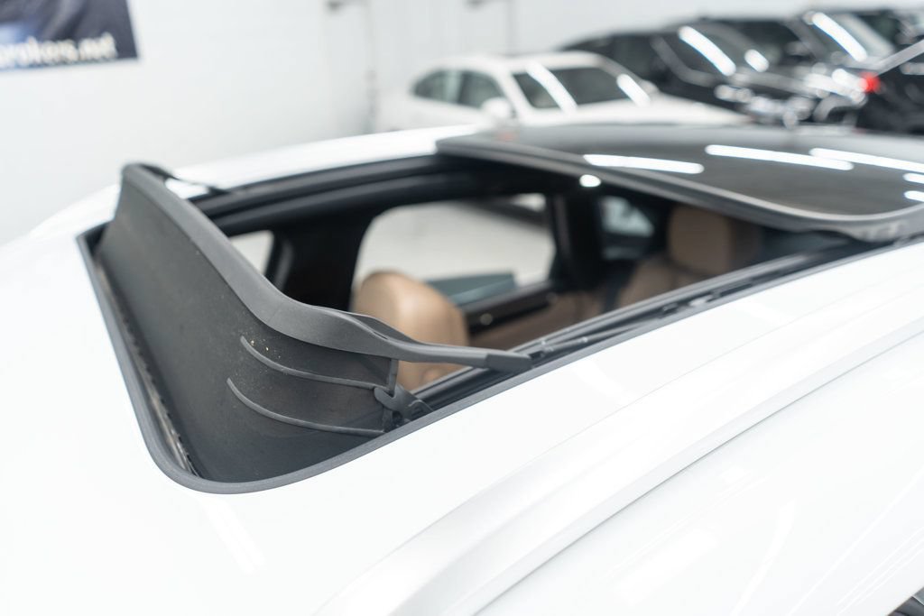 Used 2024 Porsche Macan S AWD/4WD image 44