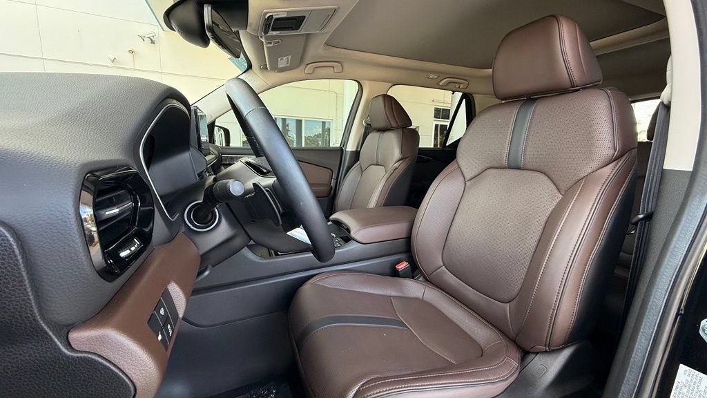Used 2025 Honda Pilot Elite image 4