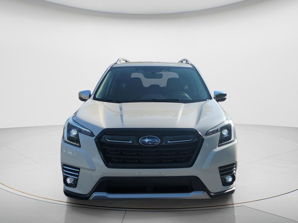 Used 2022 Subaru Forester Touring AWD/4WD image 2
