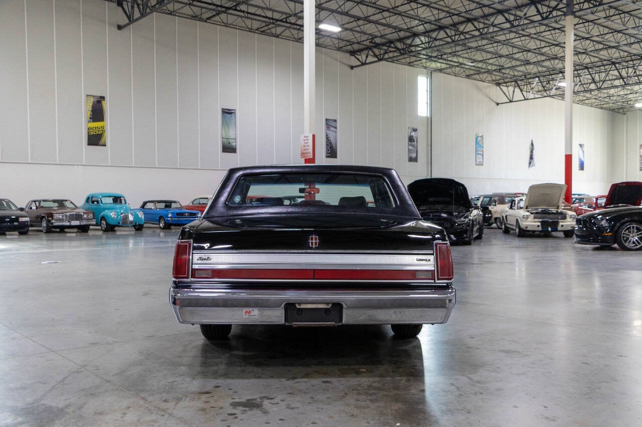 Used 1988 Lincoln Town Car Signature RWD image 5