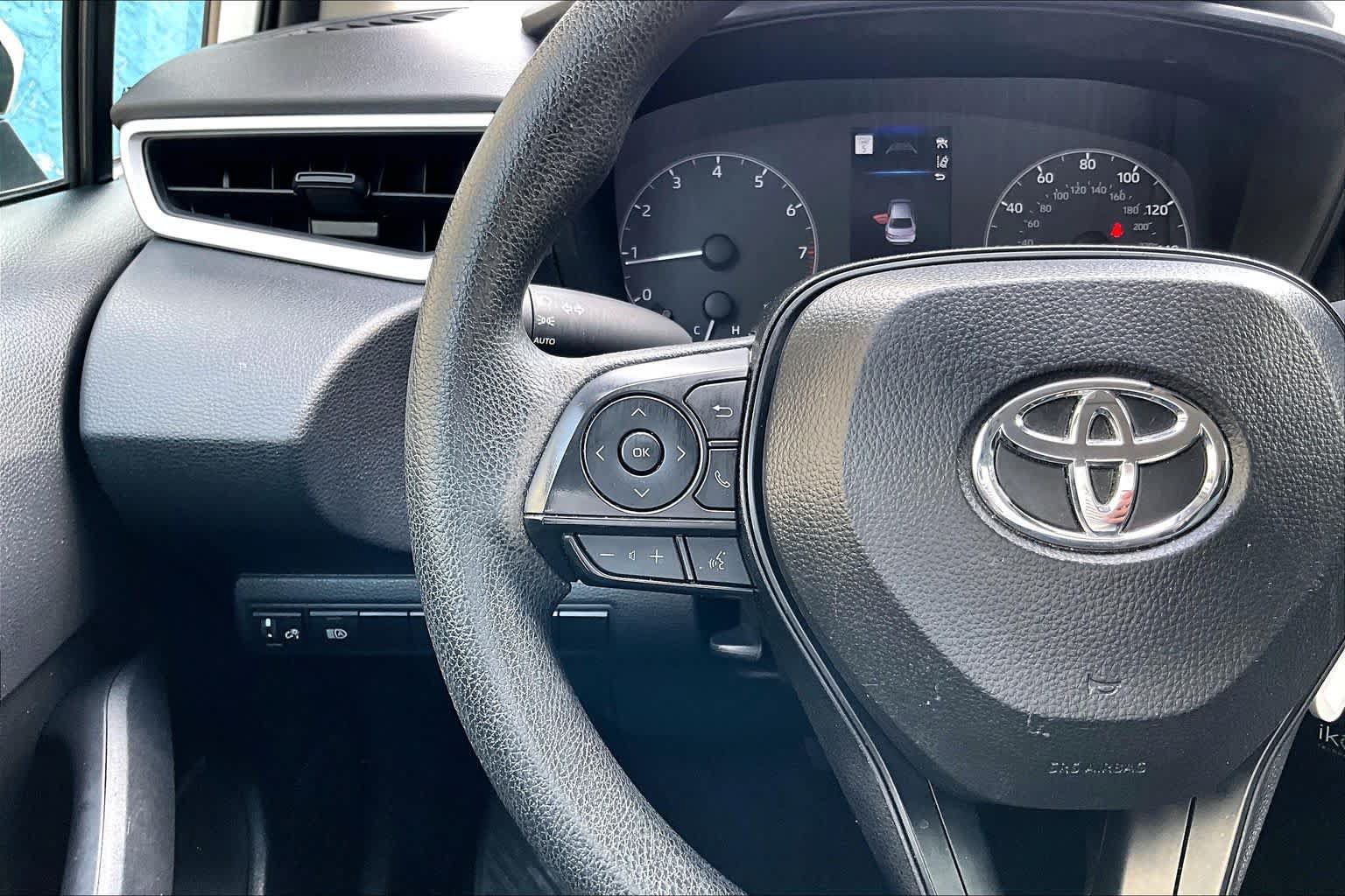 Used 2025 Toyota Corolla LE FWD image 24
