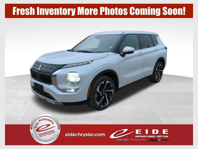 Used 2024 Mitsubishi Outlander SE