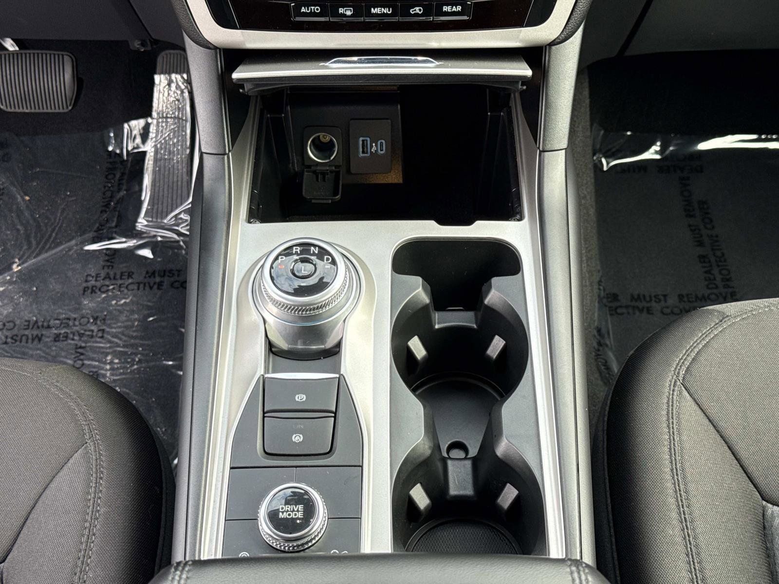 Used 2023 Ford Explorer XLT image 7