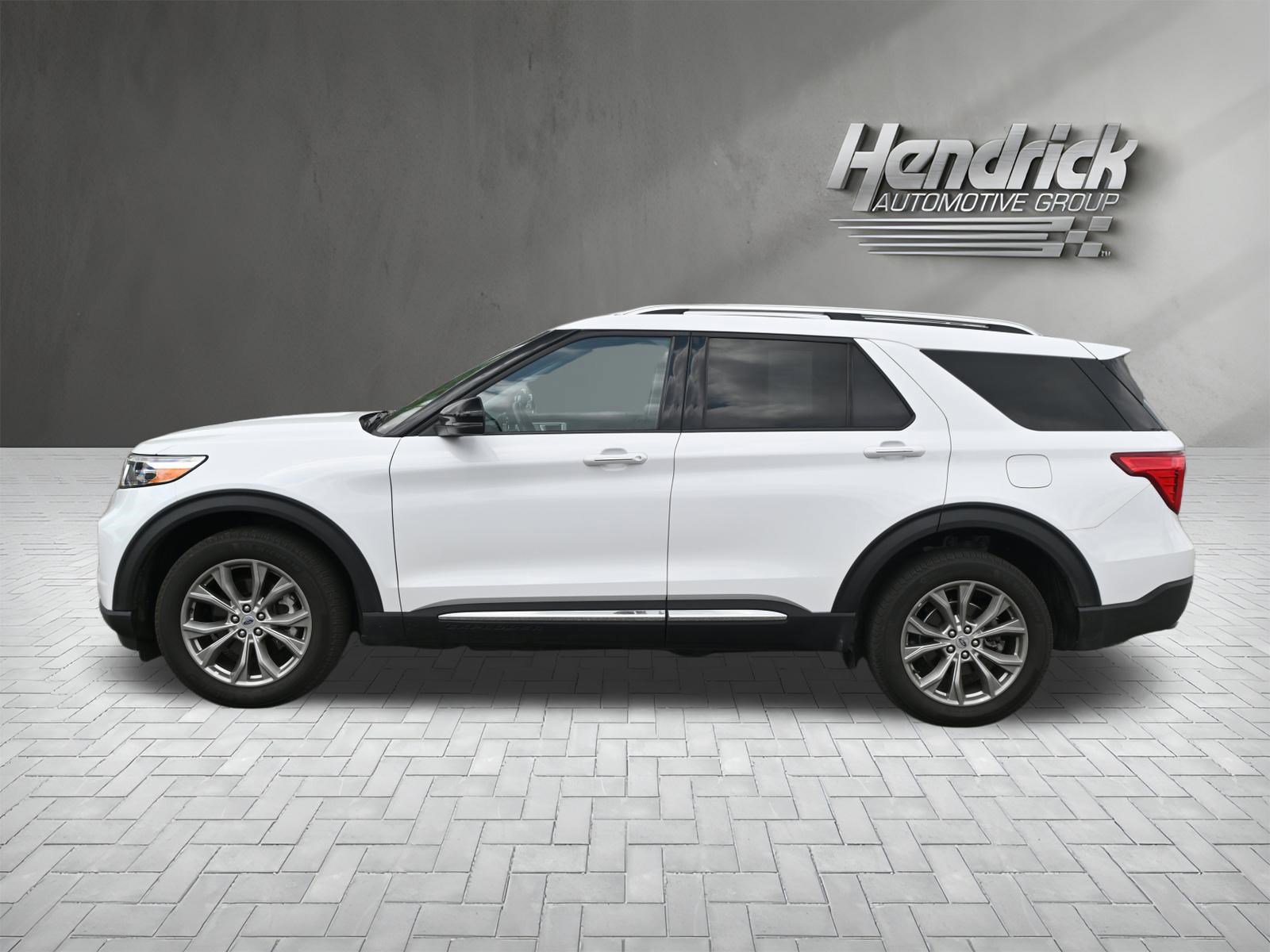 Used 2023 Ford Explorer Limited w/ Equipment Group 301A AWD/4WD image 6