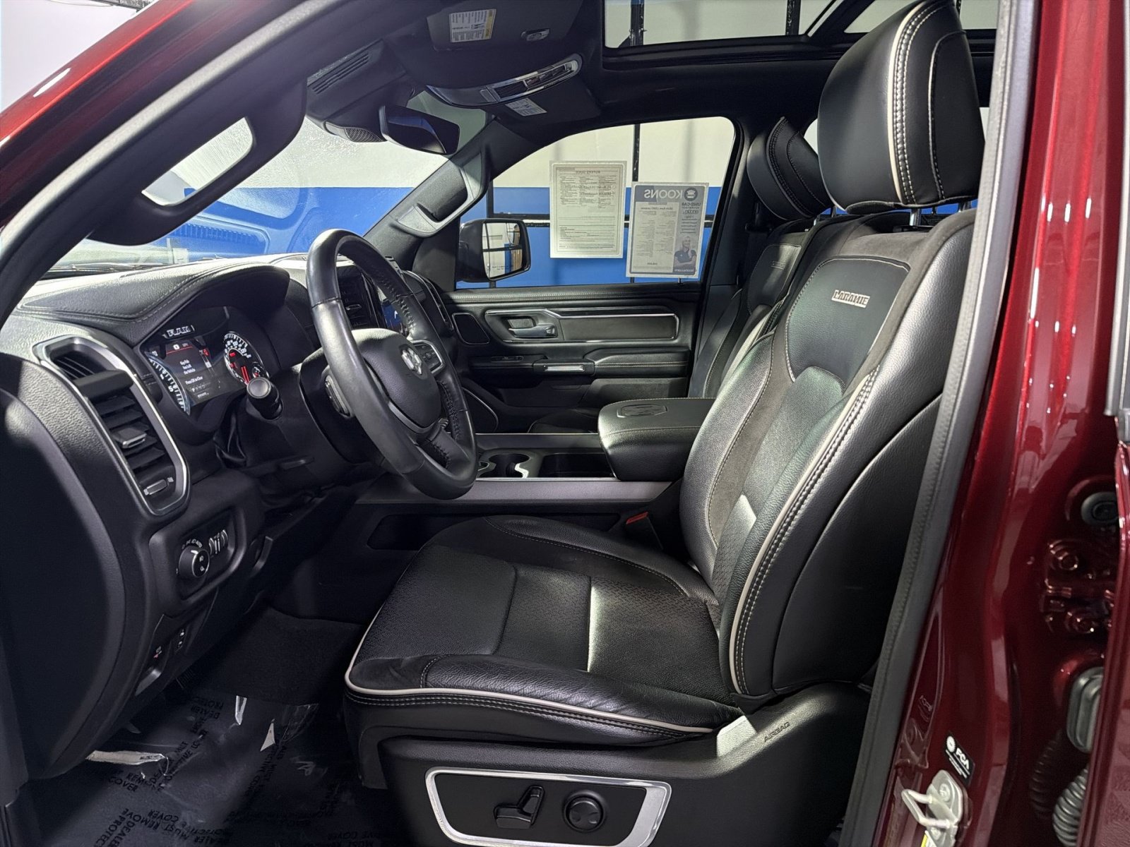 Used 2024 RAM 1500 Laramie AWD/4WD image 23