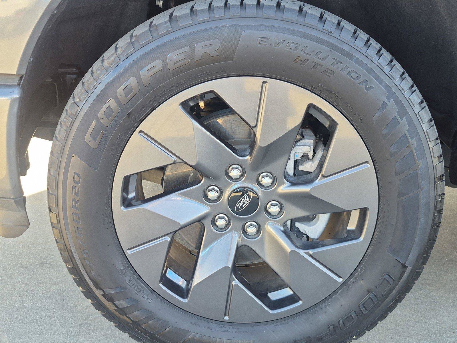 Used 2022 Ford F150 Lightning Lariat AWD/4WD image 15
