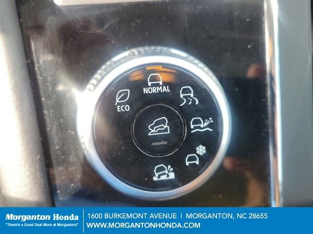 Used 2024 Mitsubishi Outlander SE Black Edition image 21