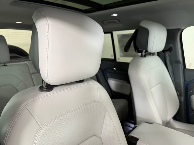 New 2026 Land Rover Defender 110 S AWD/4WD image 27