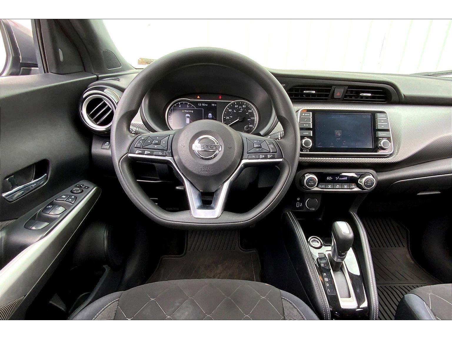 Used 2018 Nissan Kicks SV image 5