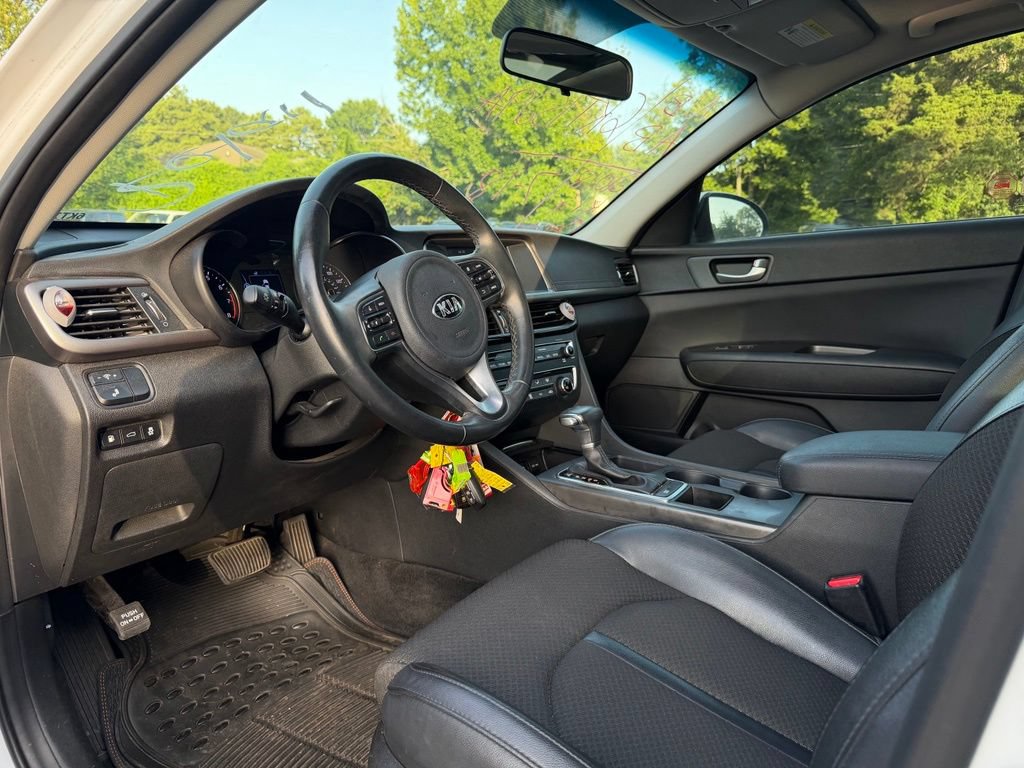 Used 2018 Kia Optima S w/ Panoramic Sunroof Package FWD image 9