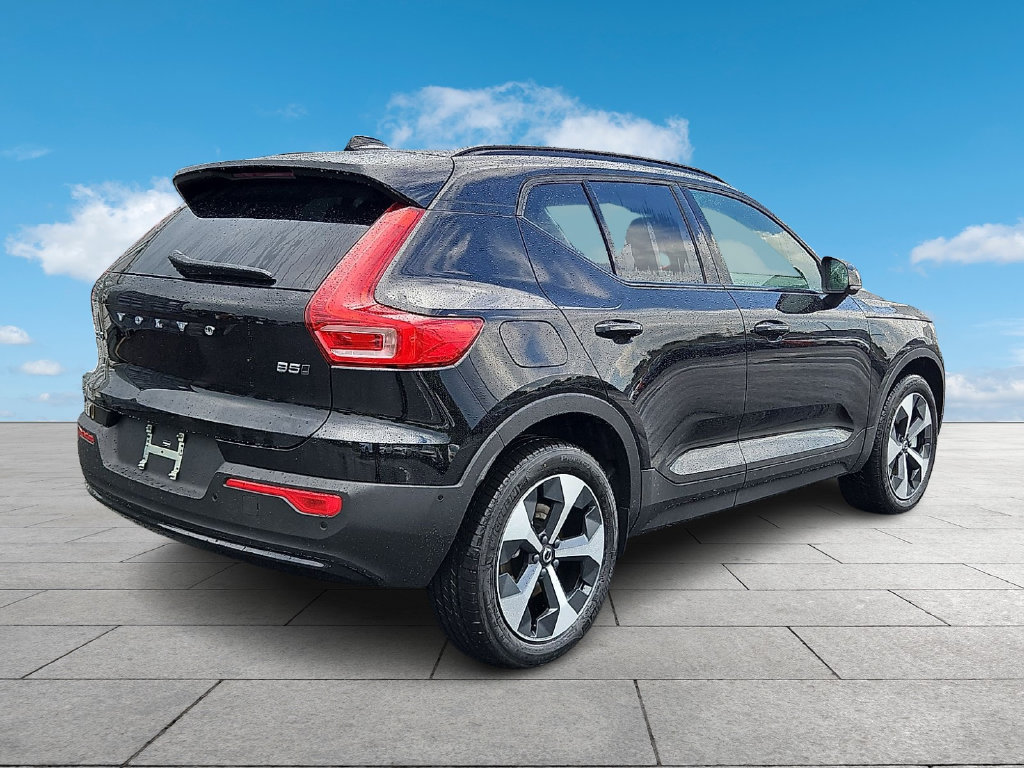 New 2026 Volvo XC40 B5 Plus w/ Protection Package Premier AWD/4WD image 6