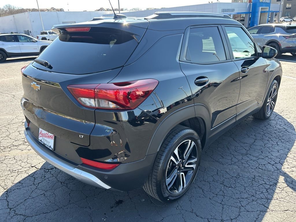 Used 2024 Chevrolet TrailBlazer LT w/ LT Cold Weather Package image 5