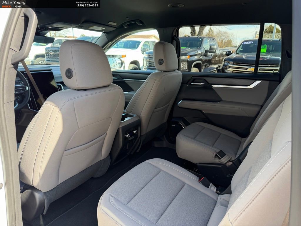 Used 2026 GMC Acadia Elevation image 13