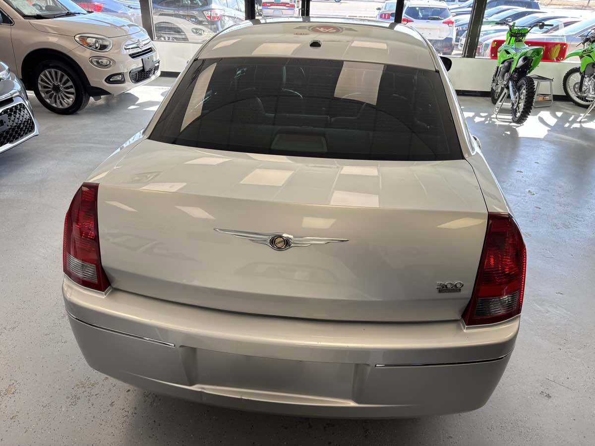 Used 2007 Chrysler 300 Touring image 10