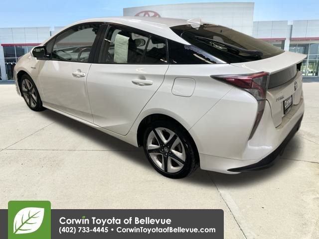 Used 2016 Toyota Prius Four Touring video 3