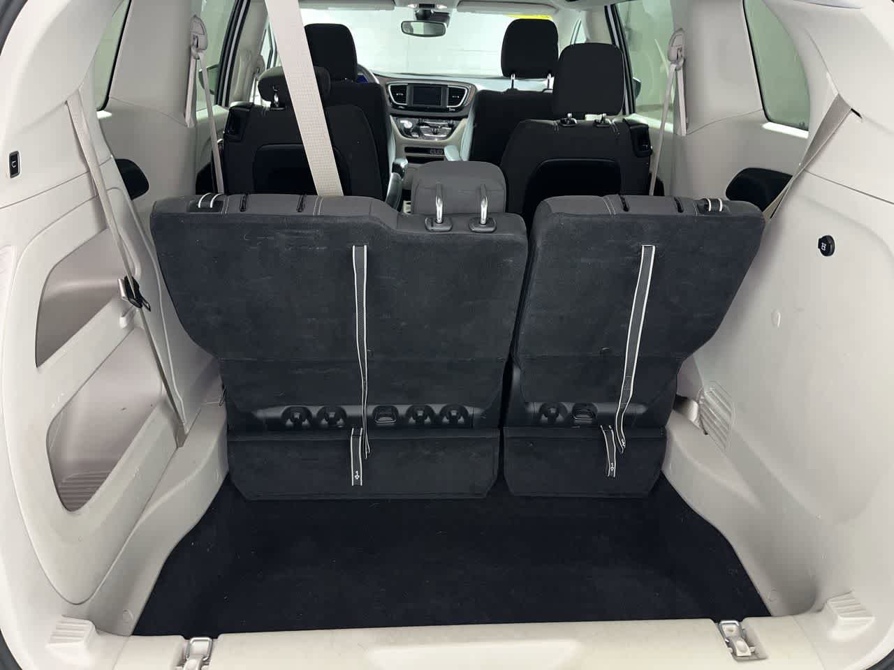 Used 2024 Chrysler Voyager LX FWD image 28