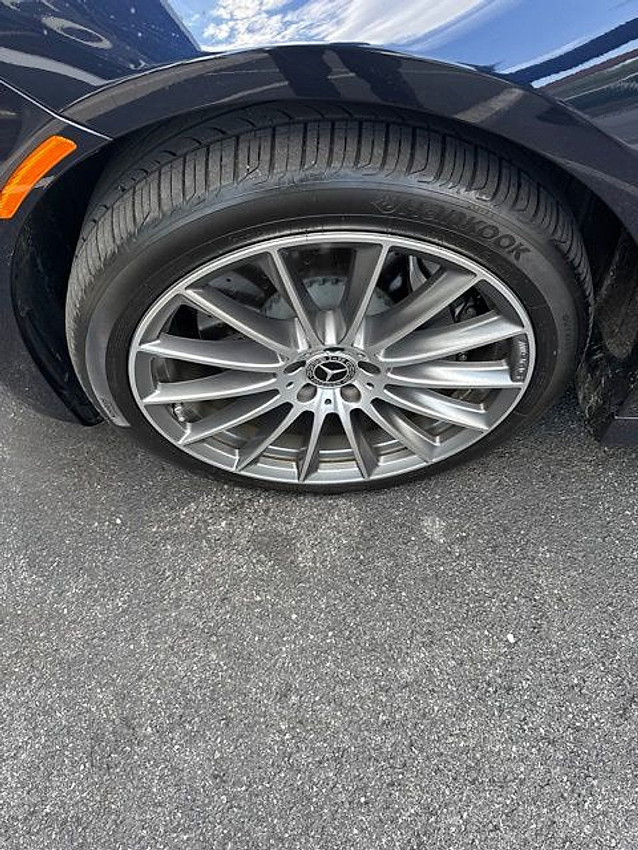 Used 2023 Mercedes-Benz S 580 4MATIC Sedan image 5