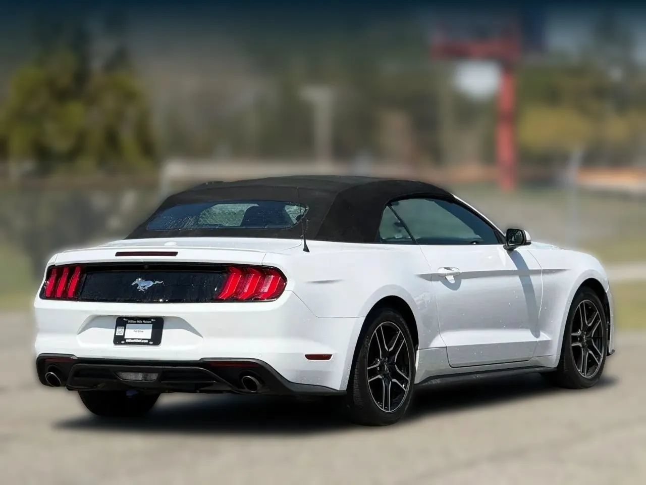 Used 2023 Ford Mustang Premium RWD image 9