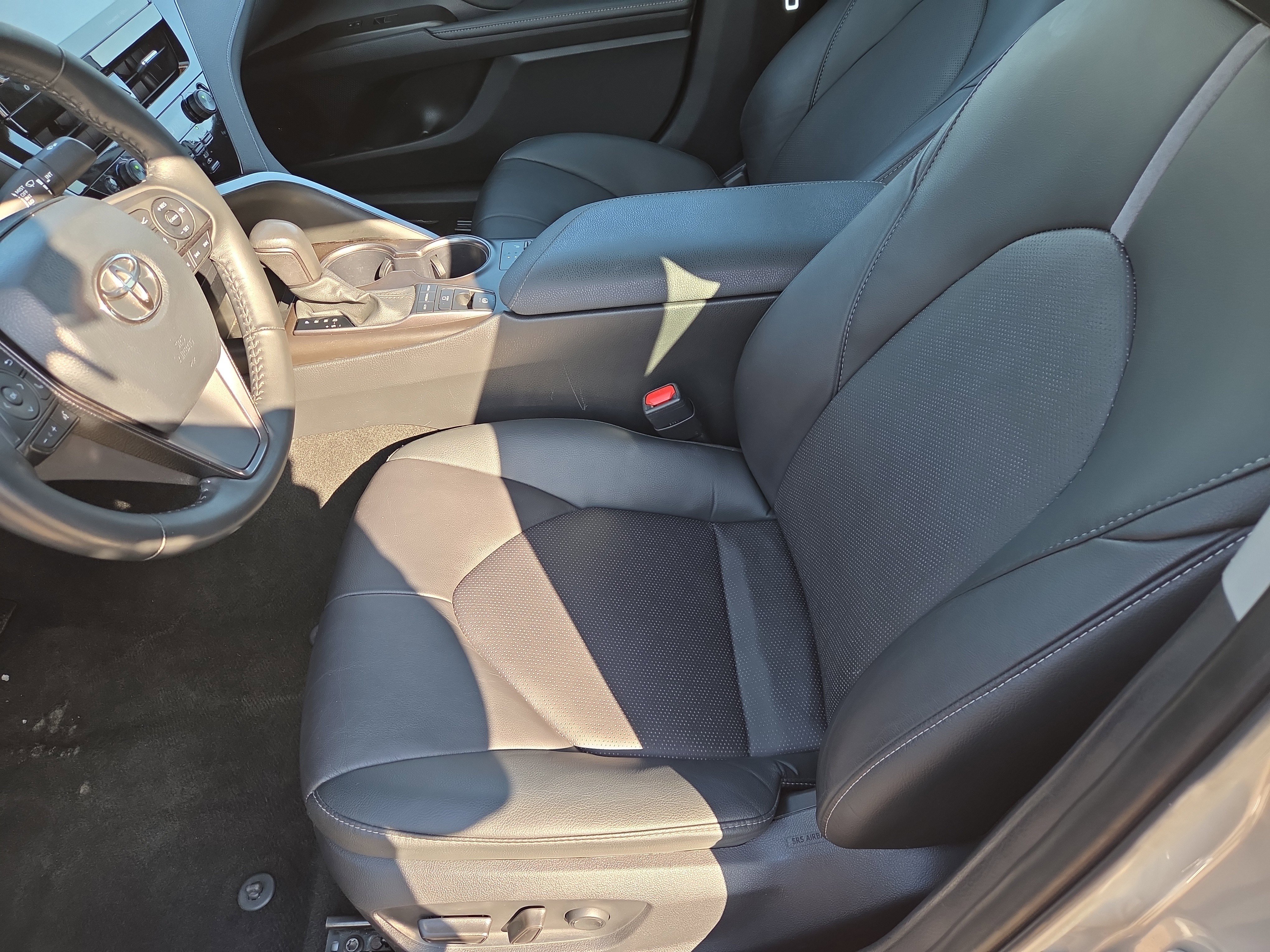 Used 2024 Toyota Camry XSE image 6