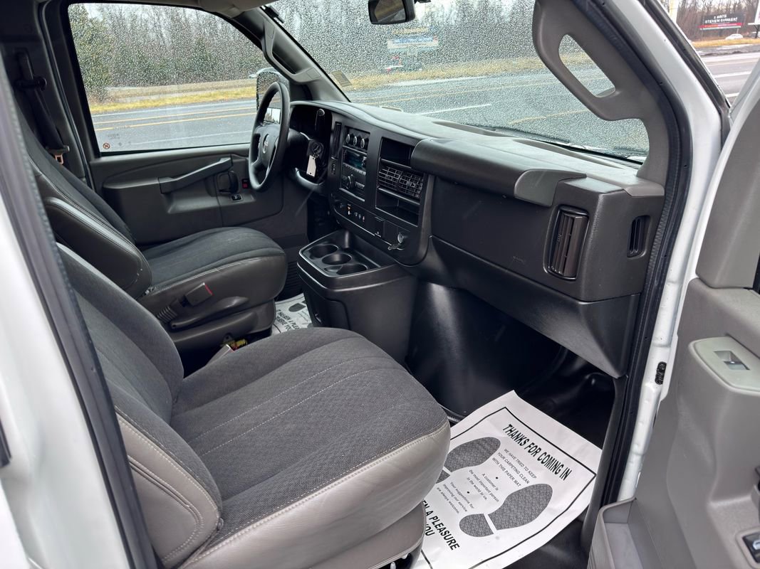 Used 2019 GMC Savana 2500 w/ Driver Convenience Package image 25