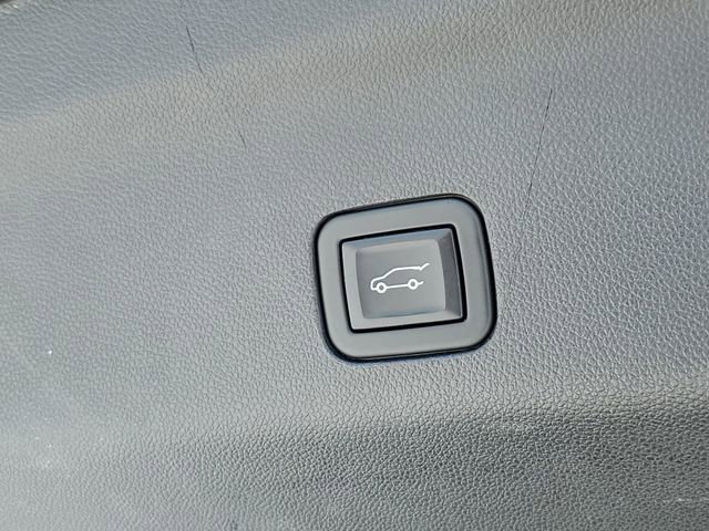 Used 2021 GMC Yukon Denali w/ Denali Ultimate Package RWD image 13