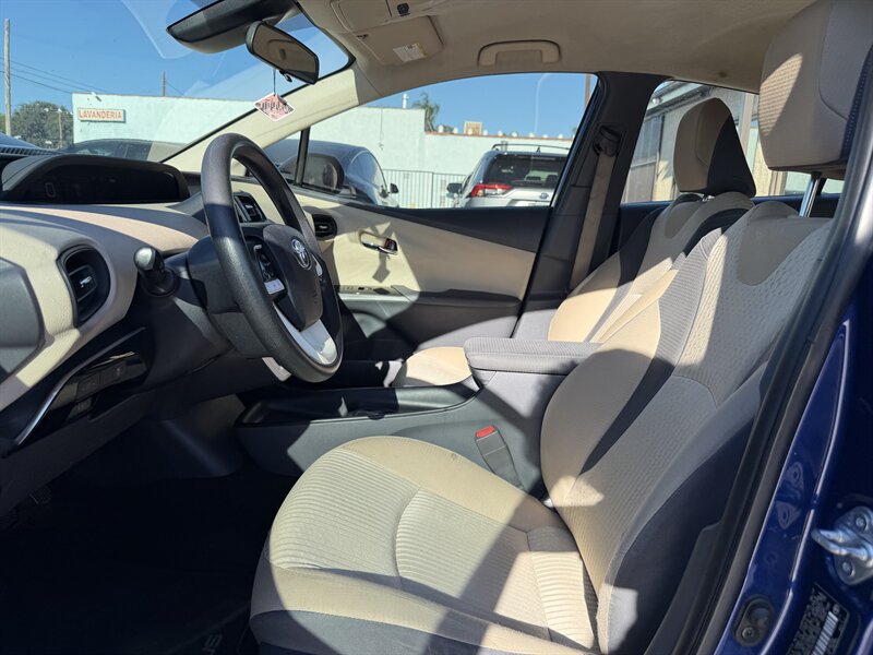 Used 2017 Toyota Prius One FWD image 9