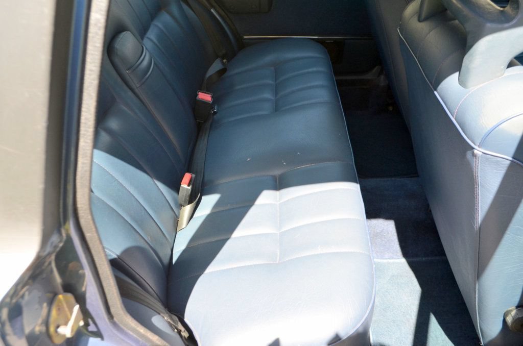 Used 1992 Volvo 240 Wagon RWD image 21