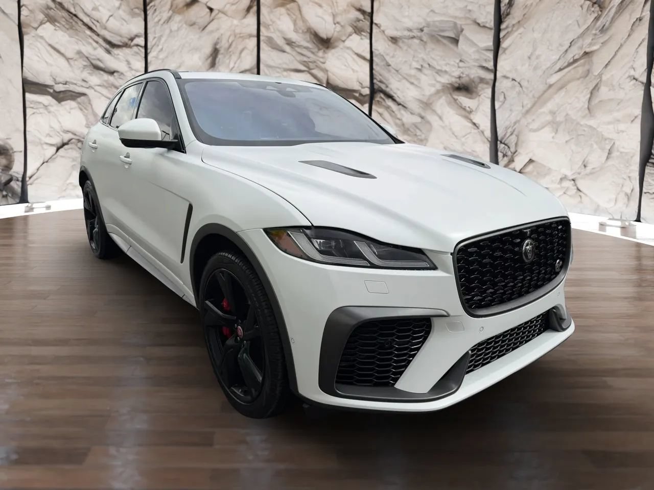 Used 2021 Jaguar F-PACE SVR AWD/4WD image 4
