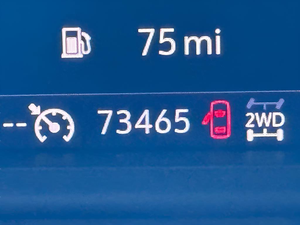 Used 2021 Chevrolet Tahoe LT w/ Luxury Package image 12