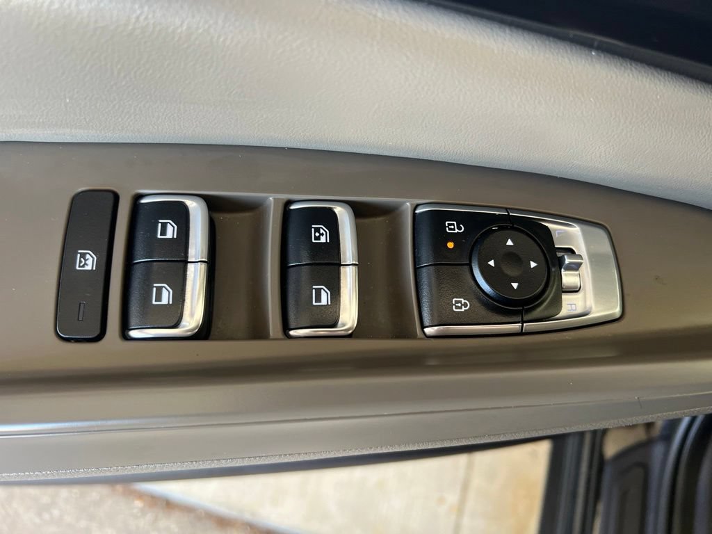 Certified 2025 Kia Carnival LXS FWD image 43
