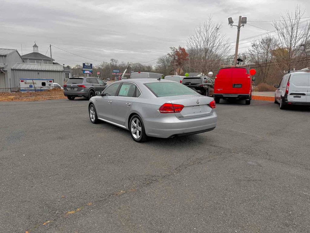 Used 2015 Volkswagen Passat 1.8T Limited Edition image 5