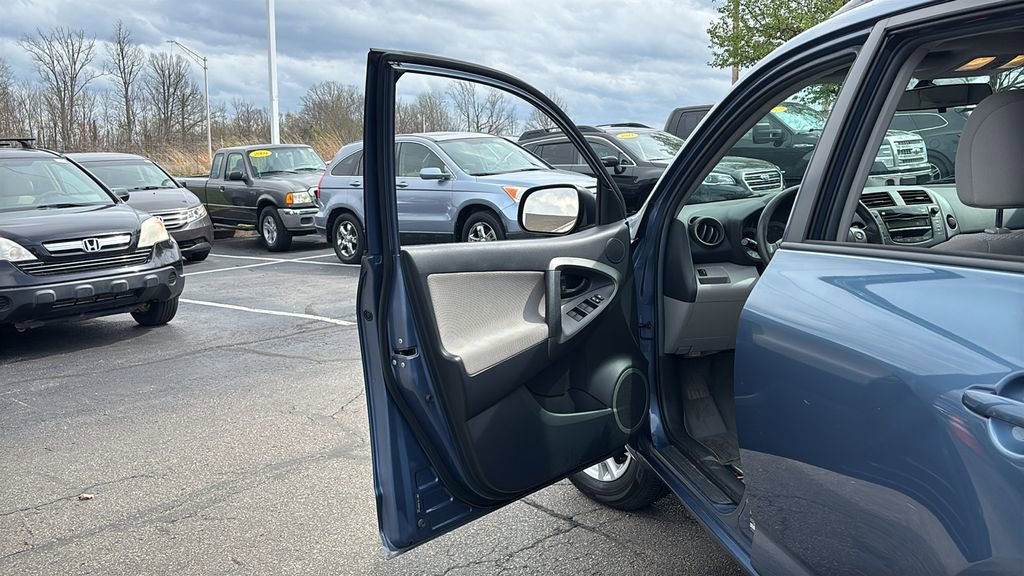 Used 2011 Toyota RAV4 4WD w/ Upgrade Value Pkg image 11