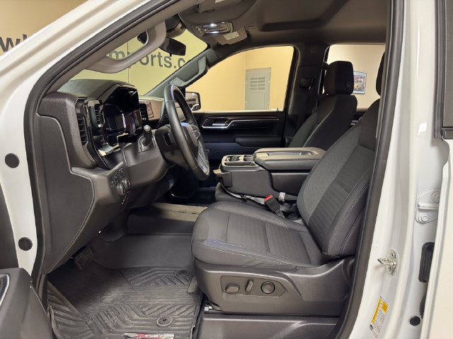 Used 2025 Chevrolet Silverado 1500 LT Trail Boss w/ Protection Package AWD/4WD image 8
