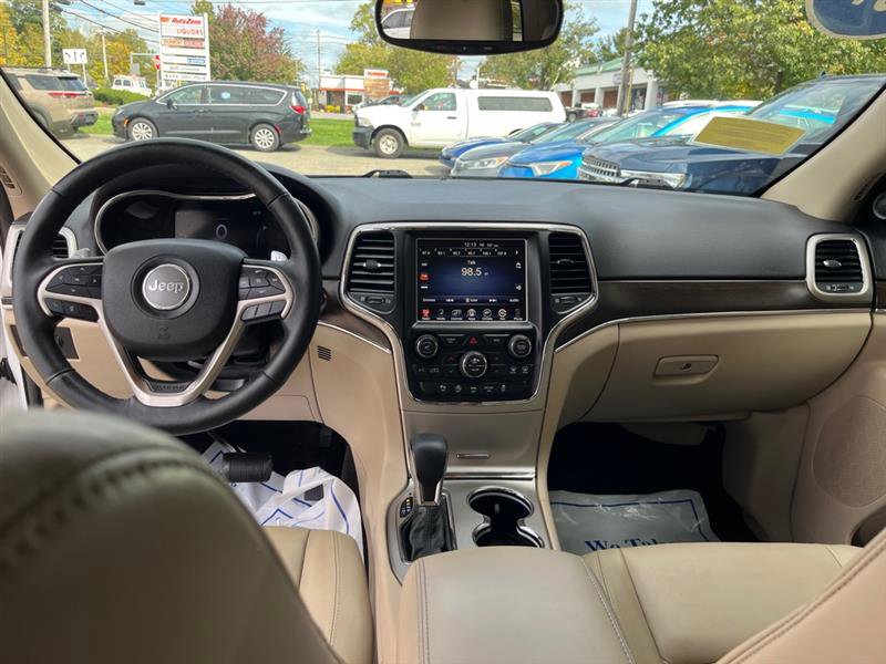 Used 2017 Jeep Grand Cherokee Limited image 22
