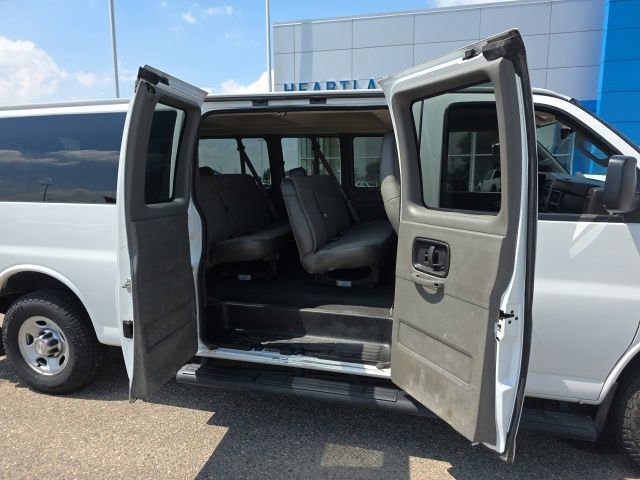 Used 2020 Chevrolet Express 3500 LT w/ LT Preferred Equipment Group RWD image 30