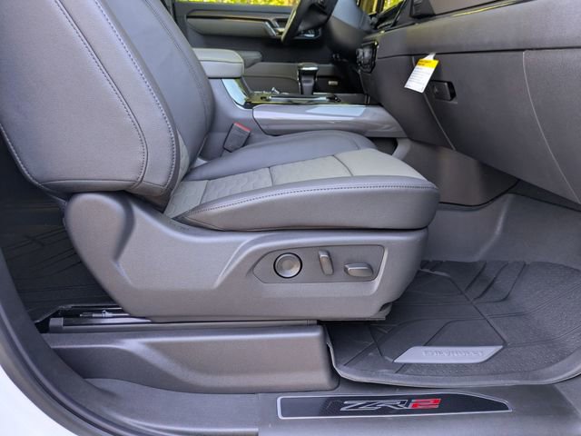 New 2026 Chevrolet Silverado 1500 ZR2 w/ Dark Appearance Package AWD/4WD image 39