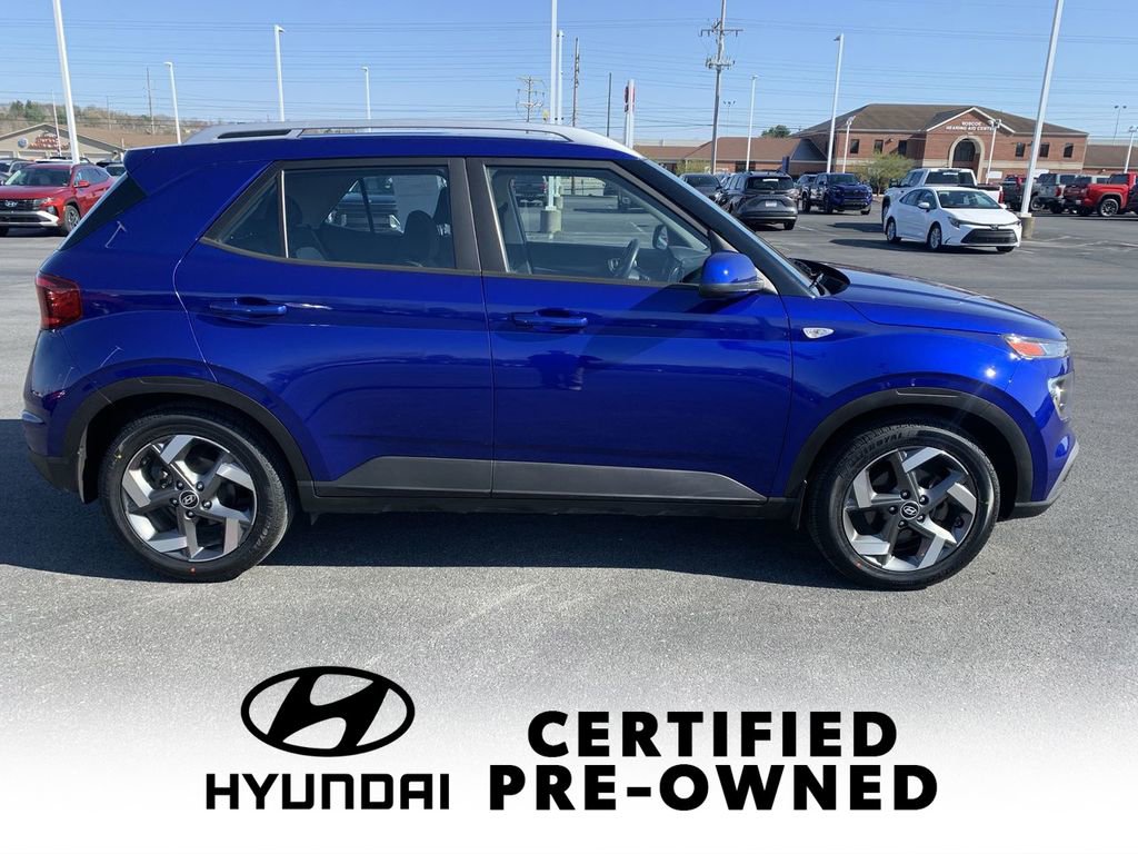 Used 2022 Hyundai Venue SEL image 9