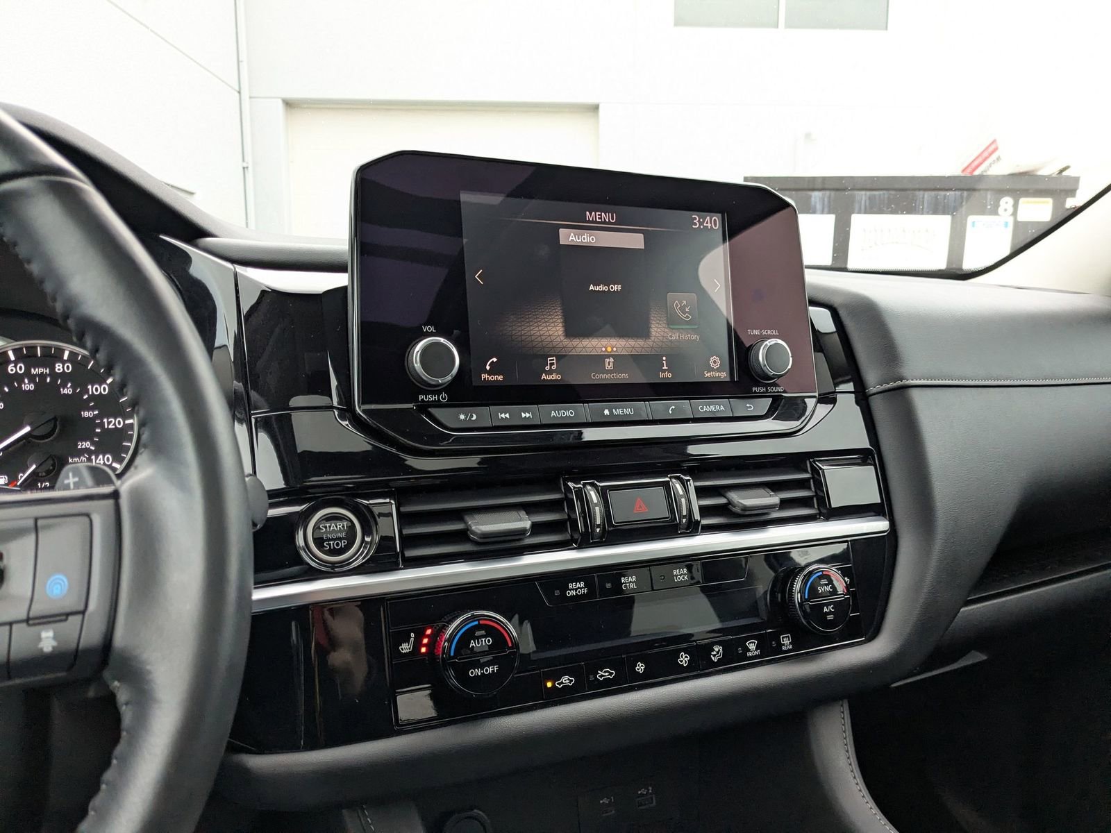 Used 2022 Nissan Pathfinder SV w/ SV Premium Package image 18