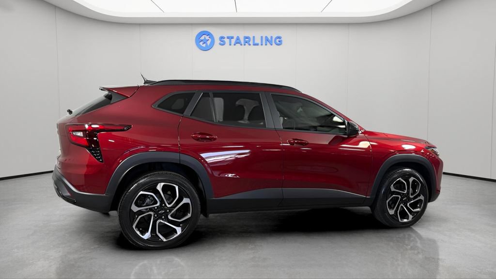 Certified 2024 Chevrolet Trax RS w/ Sunroof Package FWD image 11