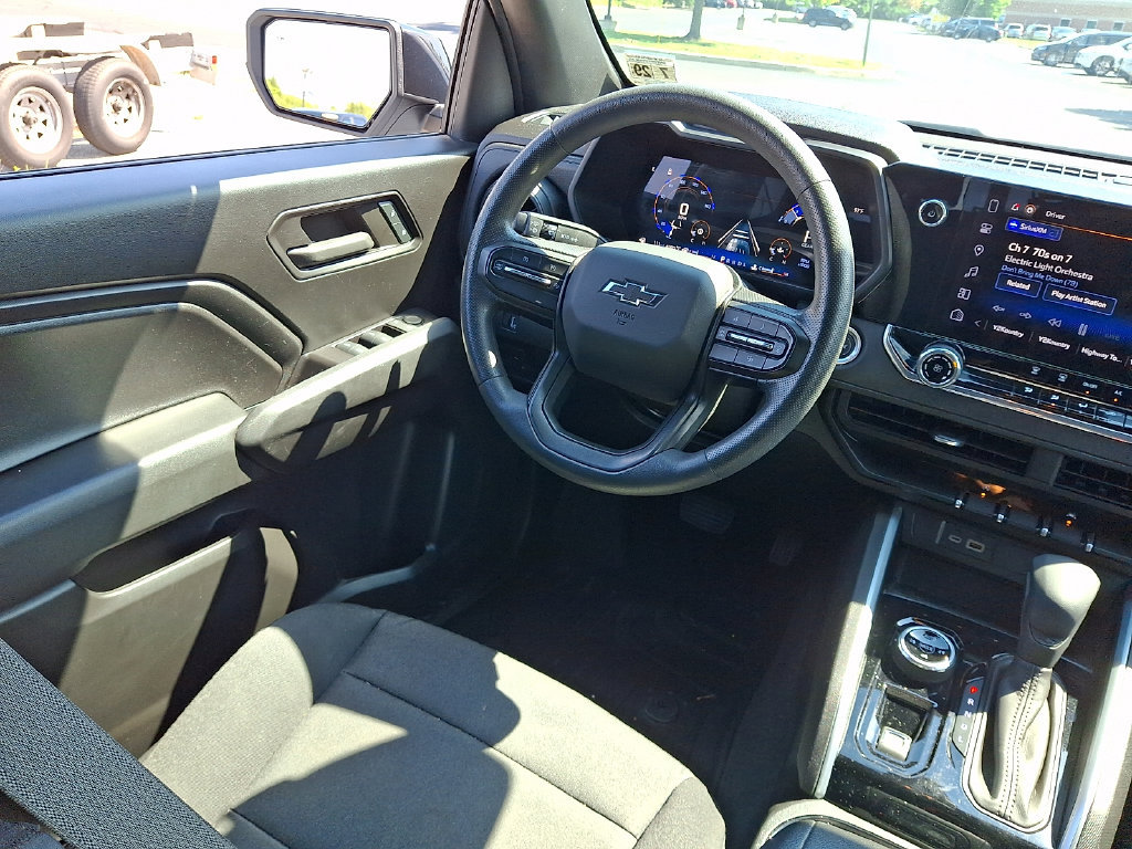 Used 2024 Chevrolet Colorado Trail Boss w/ Technology Package AWD/4WD image 15