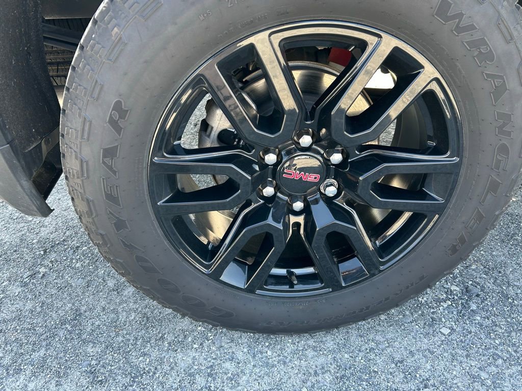Used 2025 GMC Sierra 1500 Elevation w/ Elevation Premium Package image 11
