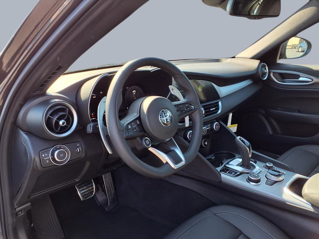 New 2025 Alfa Romeo Giulia image 9