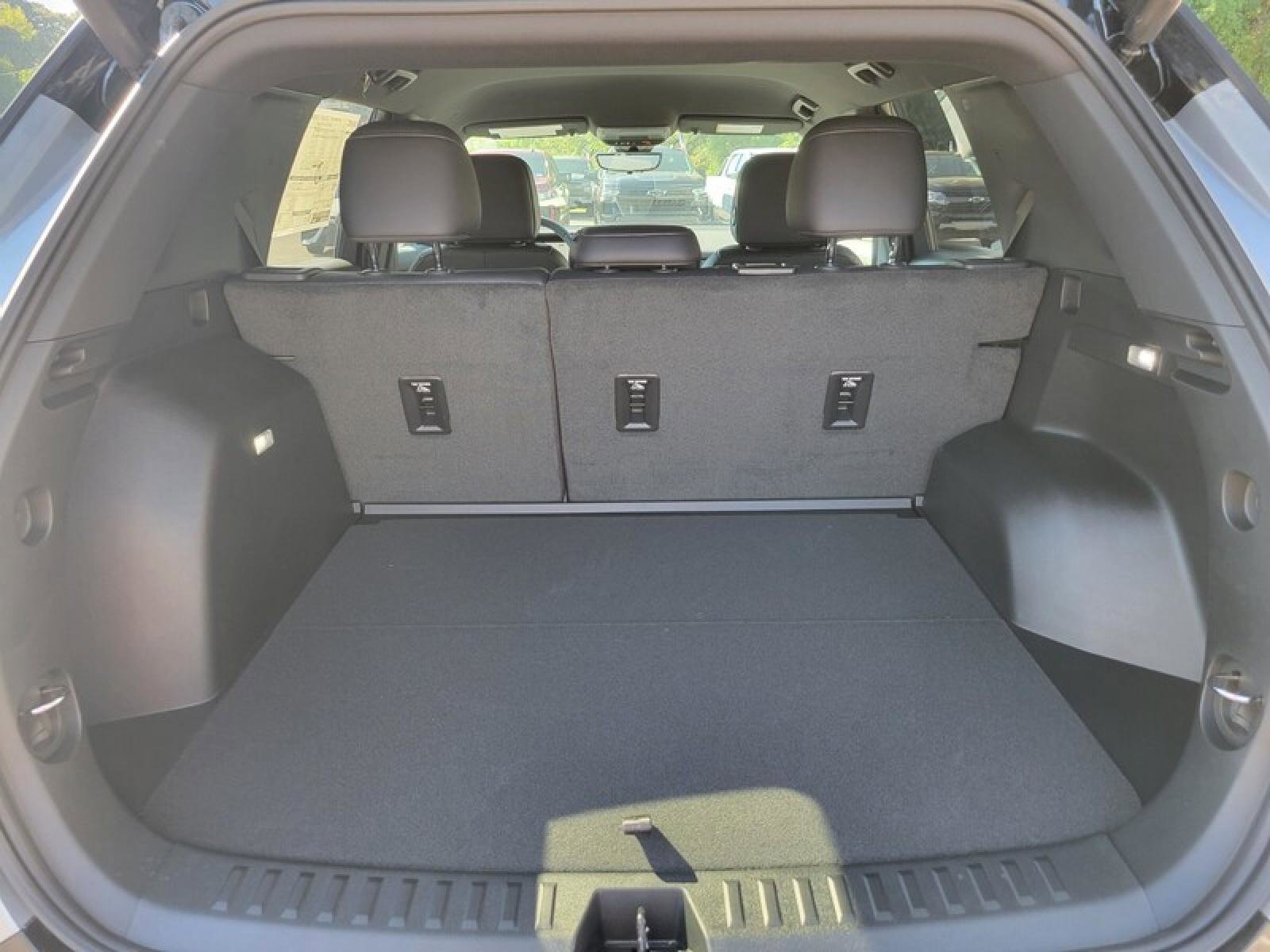 New 2026 GMC Terrain AT4 w/ Convenience Package III AWD/4WD image 7
