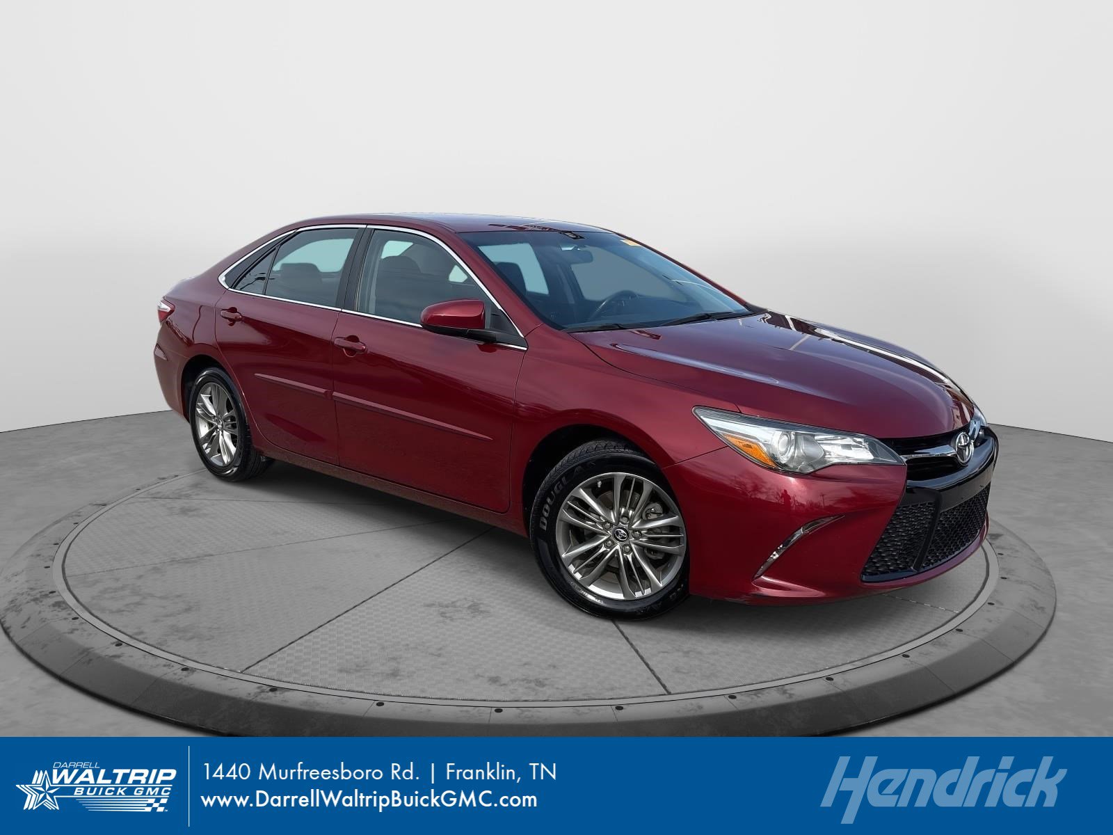 Used 2016 Toyota Camry SE image 1