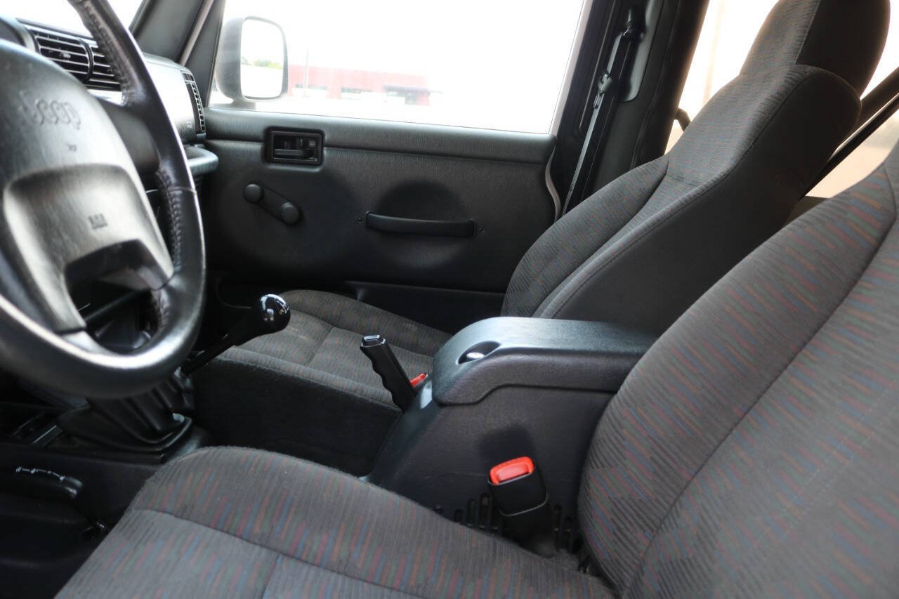 Used 2003 Jeep Wrangler Rubicon AWD/4WD image 92
