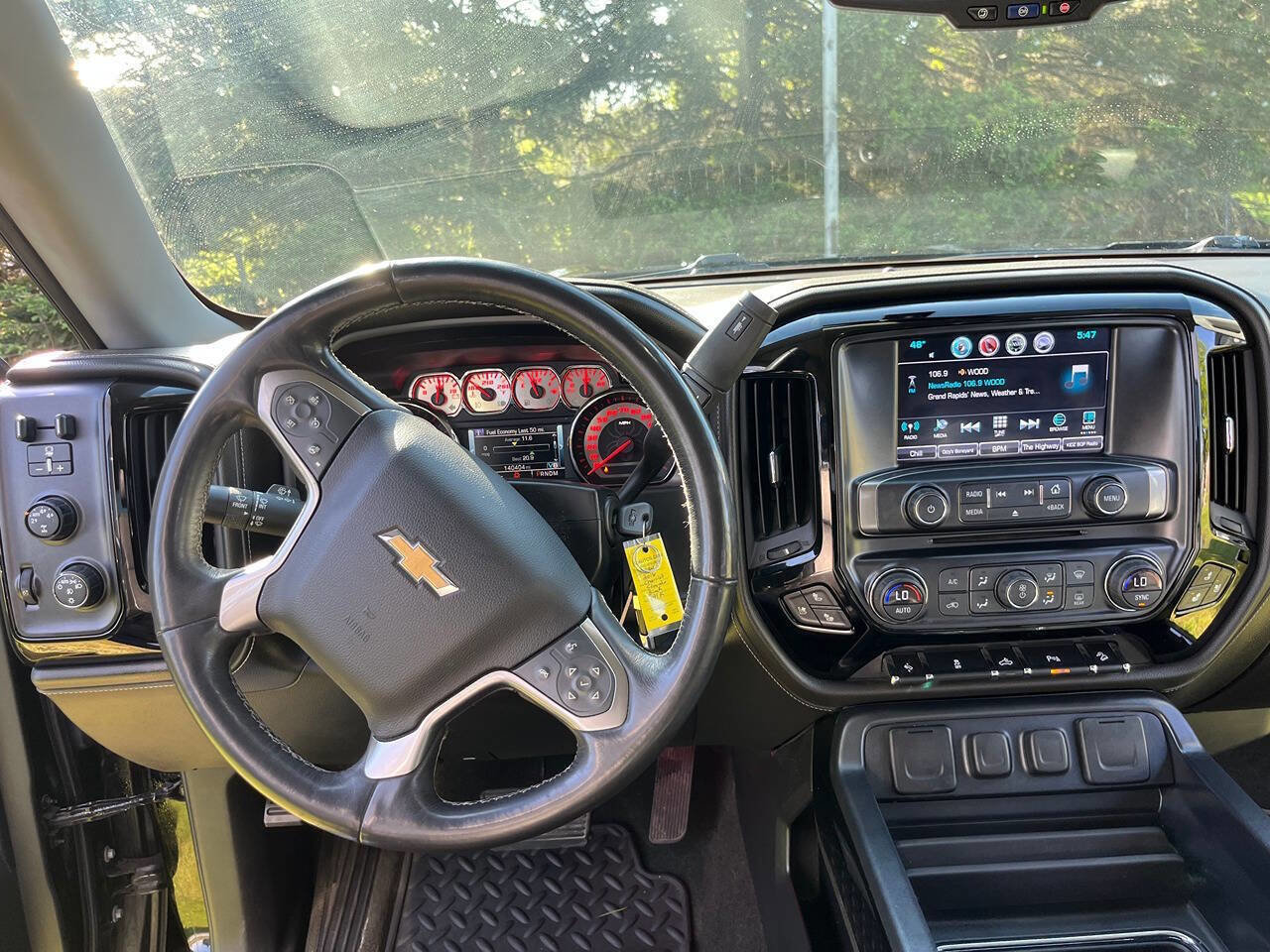 Used 2016 Chevrolet Silverado 1500 LTZ Z71 w/ LTZ Plus Package AWD/4WD image 7