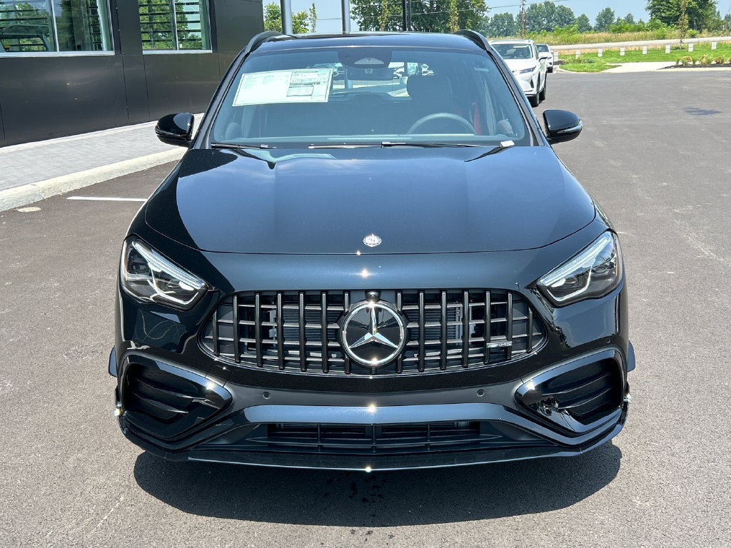 New 2026 Mercedes-Benz GLA 35 AMG 4MATIC image 3