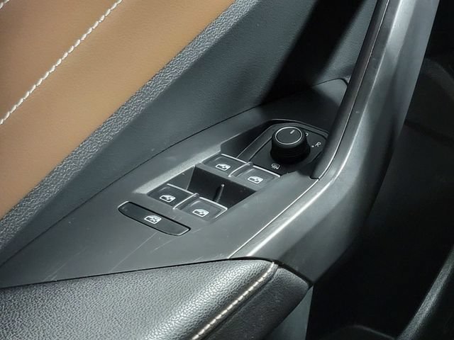 Used 2025 Volkswagen Jetta SEL FWD image 24