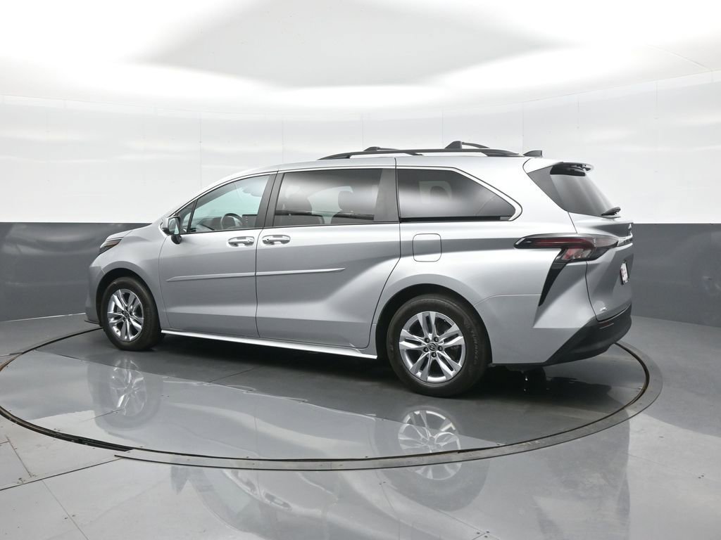 Certified 2024 Toyota Sienna XLE w/ XLE Plus Package image 7